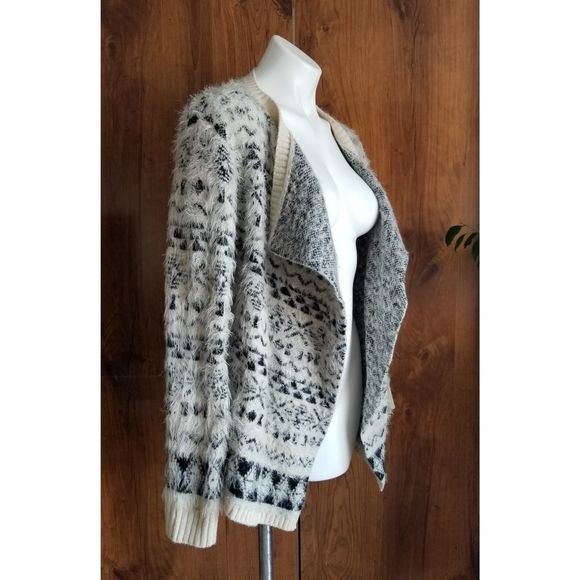 Cirana Aztec Western Pattern Cardigan - Picture 3 of 7